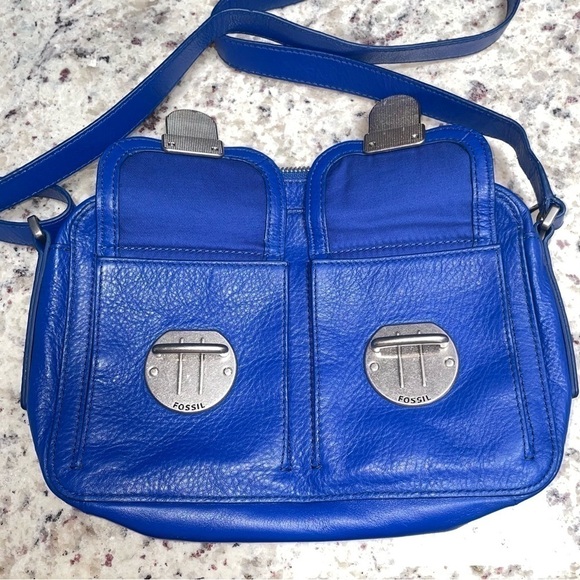 FOSSIL Riley Crossbody Shoulder Bag Purse Vivid Blue Leather 2 Latch Pockets - Picture 4 of 16